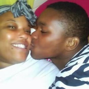 Meet your Posher, Tay